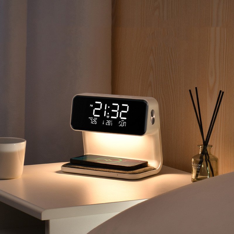 Creative 3 In 1 Bedside Lamp Wireless Charging - Image 3